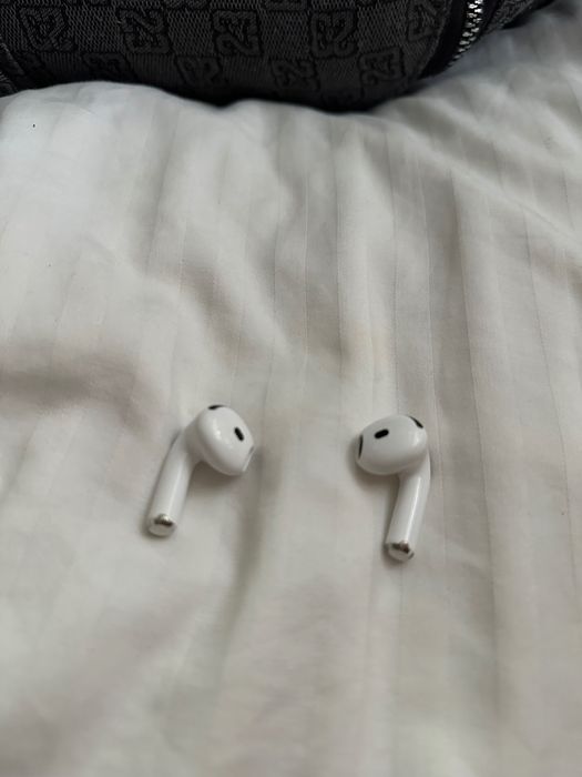 Słuchawki Air Pods 4 (BEZ ETUI) oryginalne