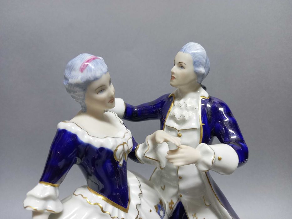 Dworska para w tańcu, figurka Royal Dux
