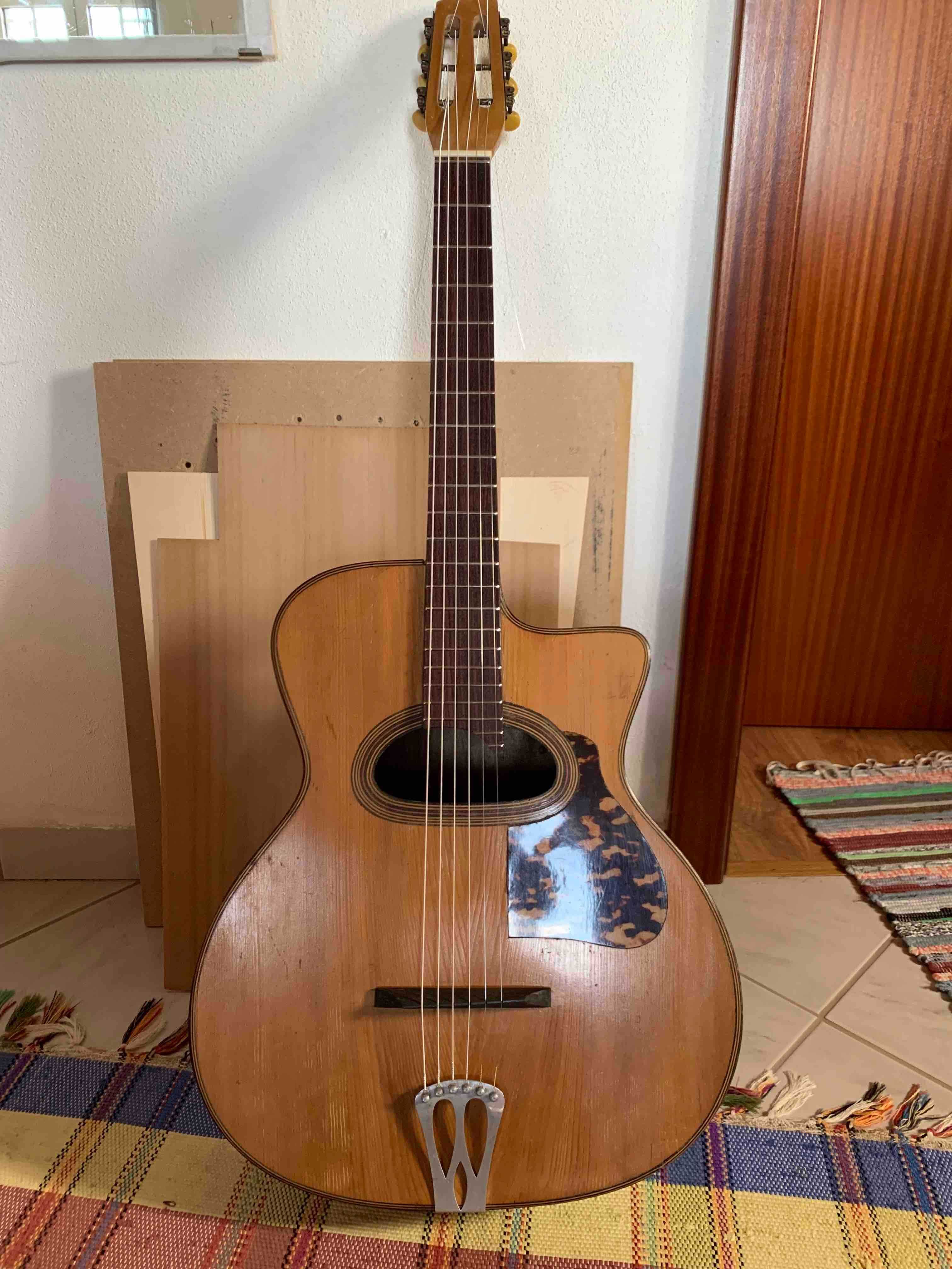 Guitarra acustica Gipsy jazz Di mauro anos 50 grande boca