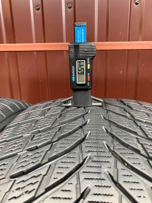 235/40 R19 Nokian WR Snowproof P. Шини зимові 4 шт.