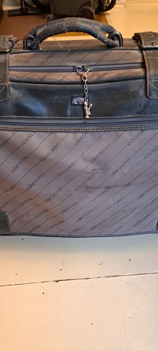 Walizka na kółkach marka Globe Trotter