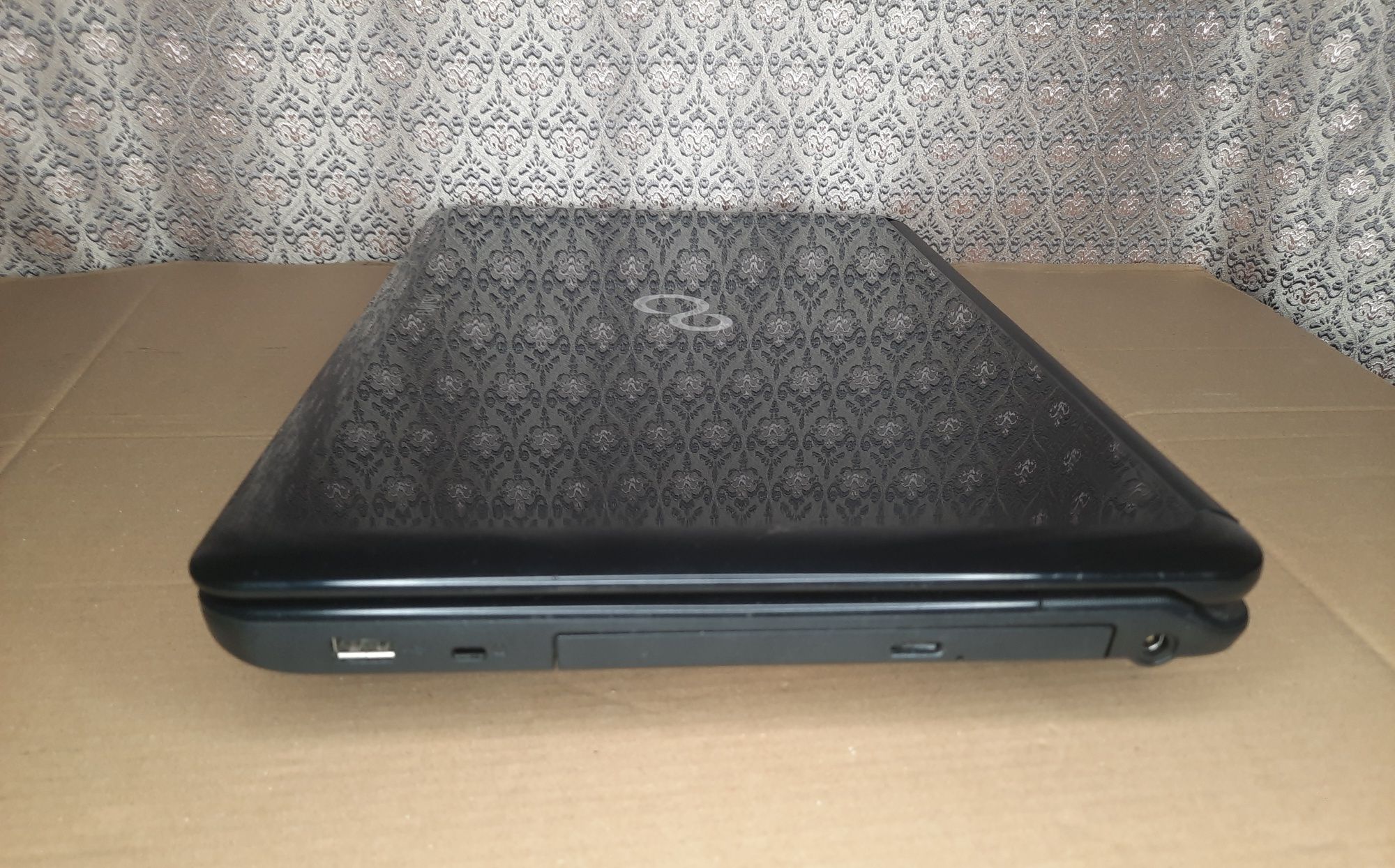 FujiTSU AH 530* / і5-430М/ 4 Гб/ SSD 128 Gb. БатареяНова