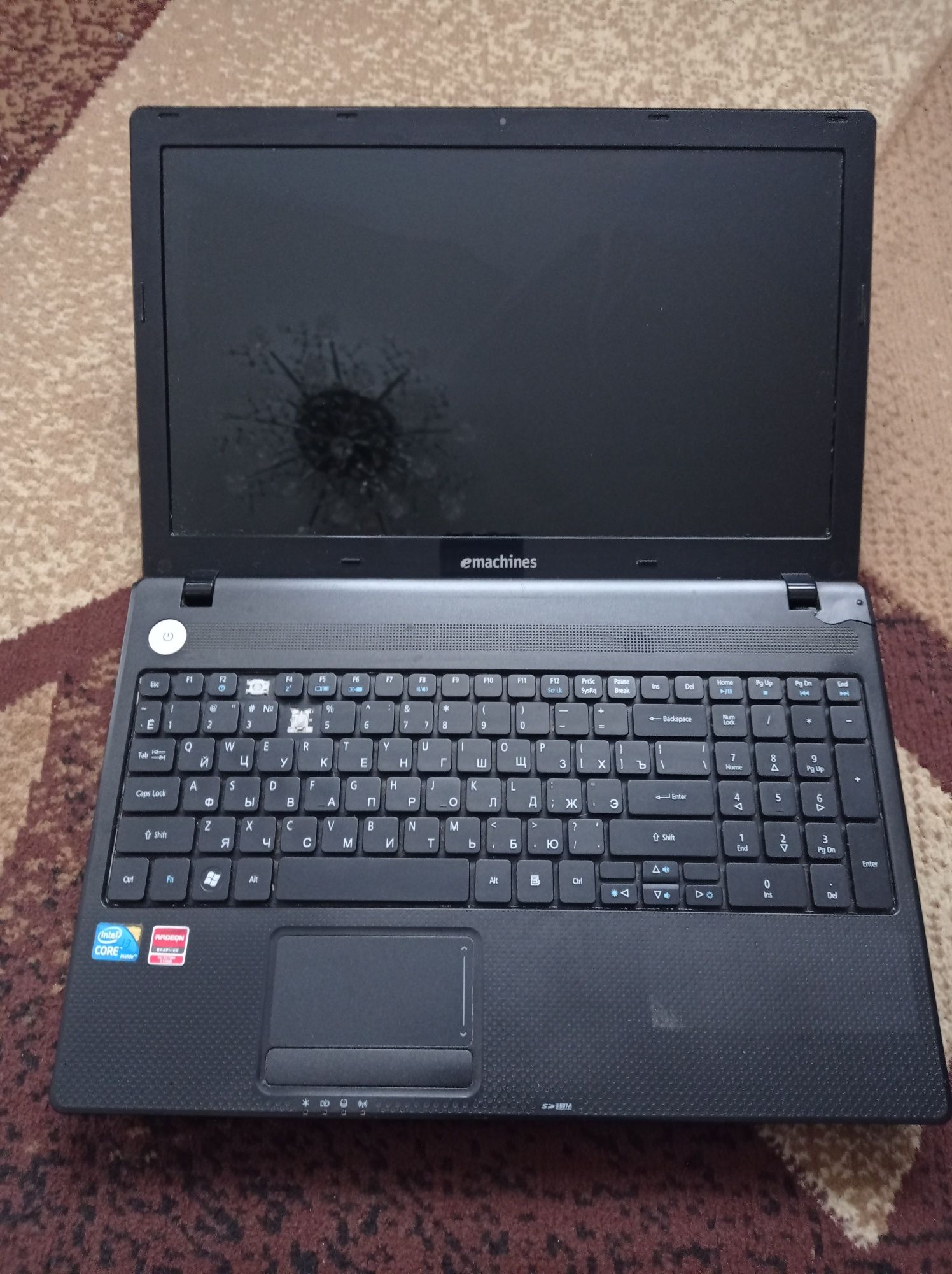 Ноутбук eMachines E732G.