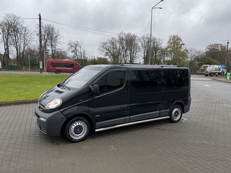 Продам Opel Vivaro 1,9 maxi база