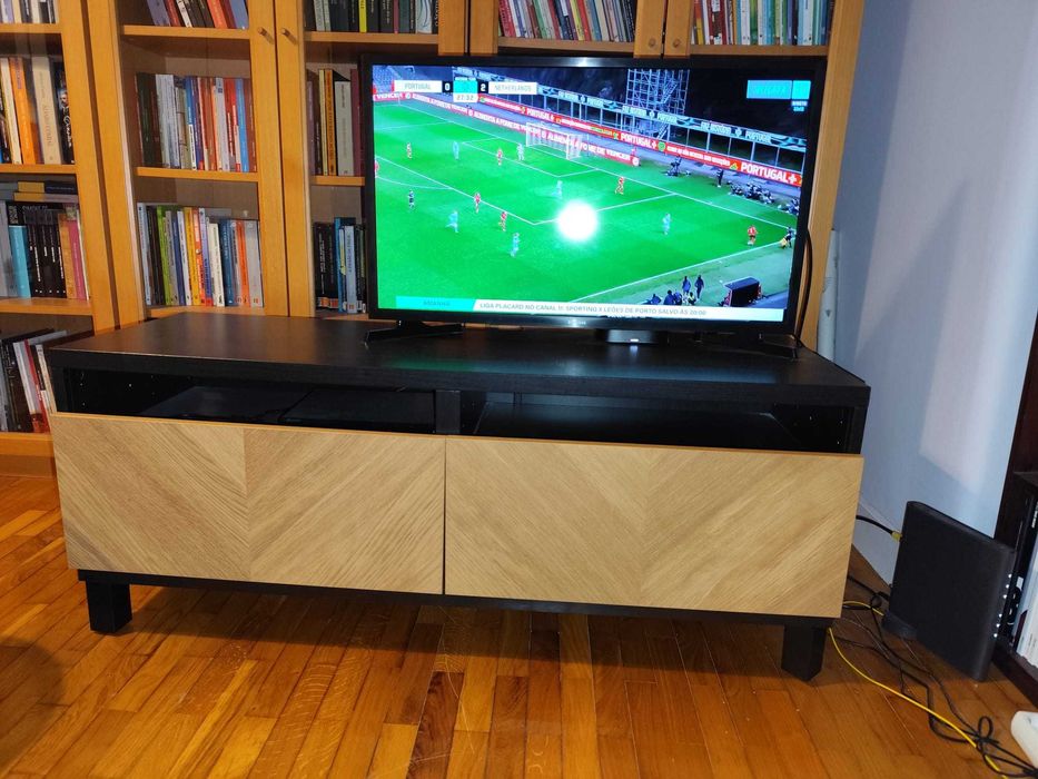 Móvel de TV c/gavetas Besta