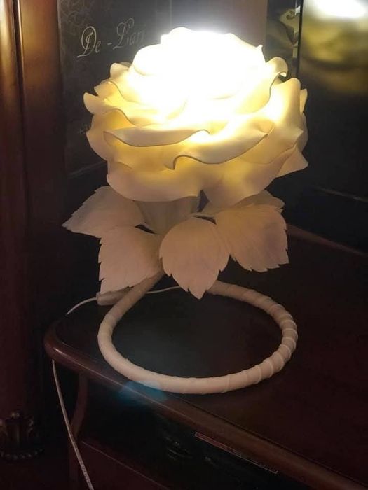 Світильник біла троянда