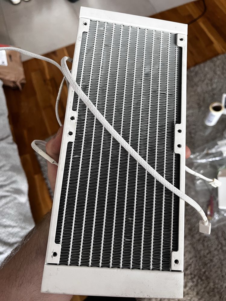 Chlodzenie wodne AIO cooler master 240