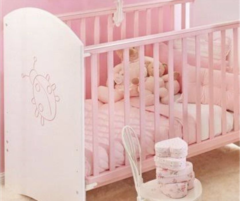Cama/Berço infantil rosa