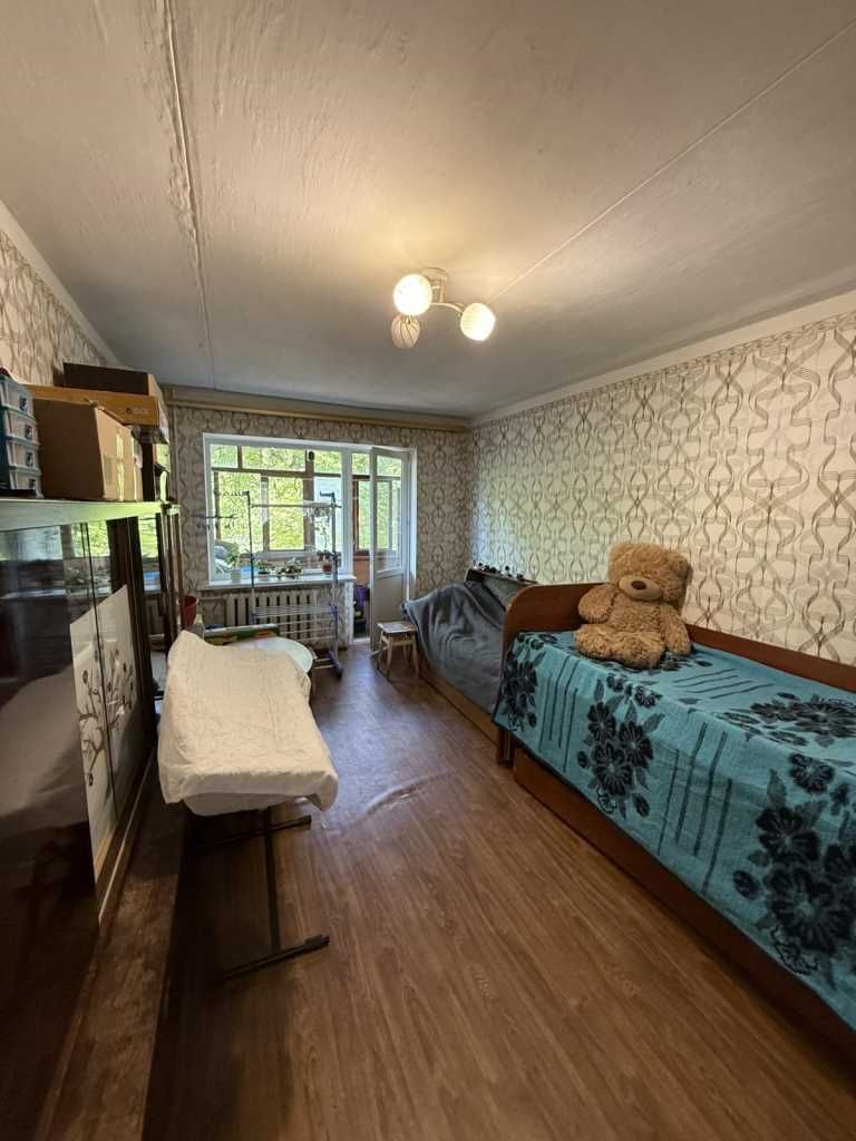 3к.квартира, Алмазний, 60м2, 2/5, в житловому стані