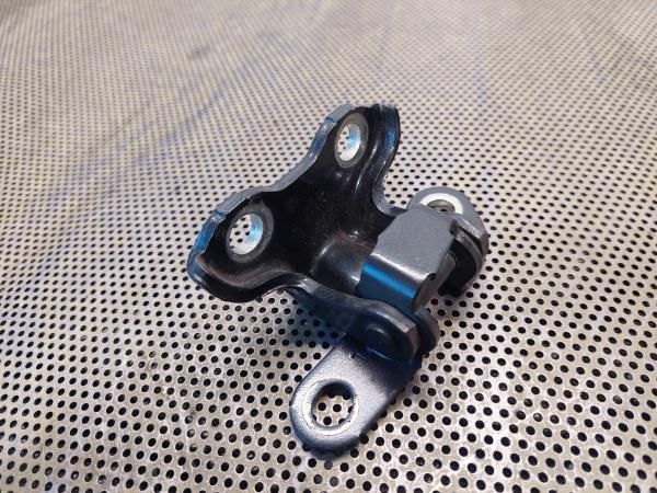 Dobradiça porta trás esquerdo PEUGEOT 108