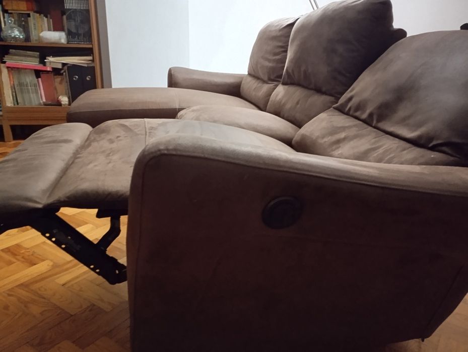 Sofá grande castanho