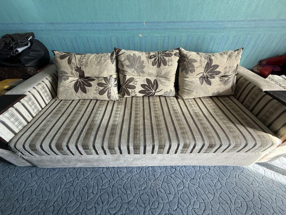 Продам раскладной диван !