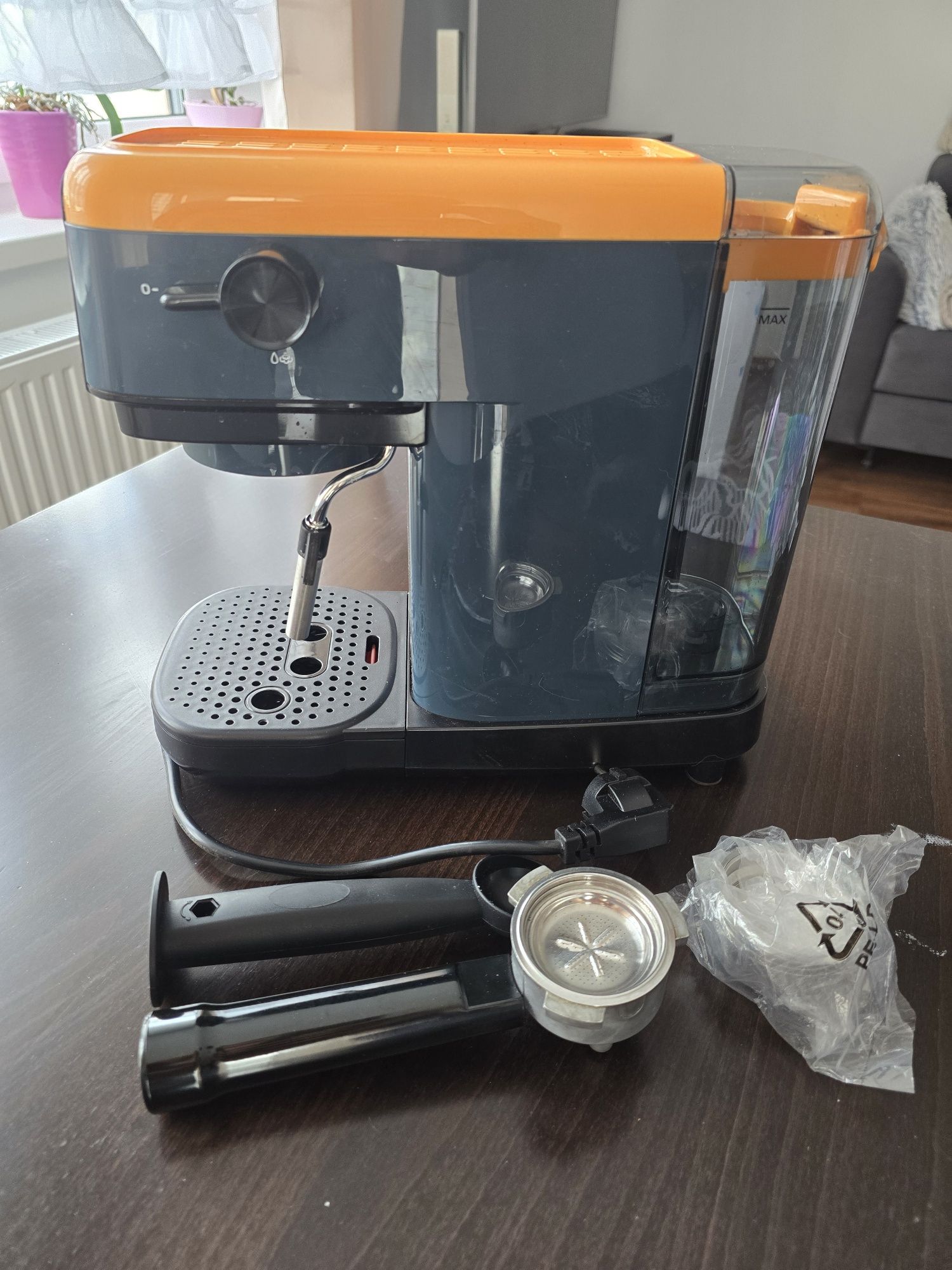 Ciśnieniowy ekspres kolbowy 1399/16 Smart Slim Espresso