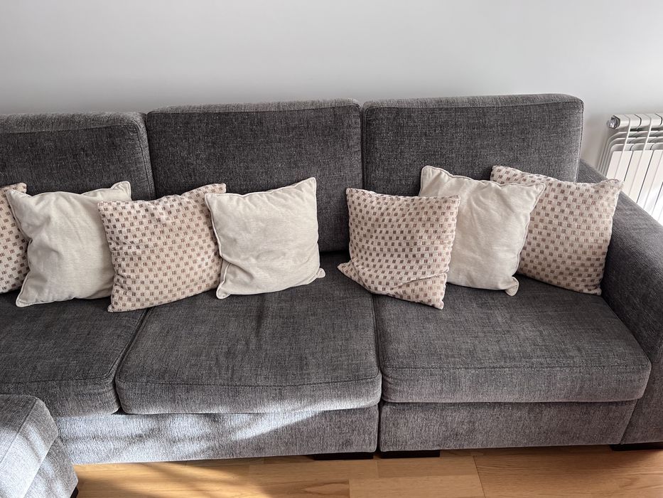 Sofá cinza três 3 lugares como novo com chaise long destacável