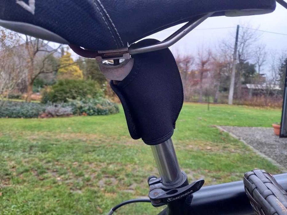 Osłona amortyzowanej sztycy siodełka rowerowego