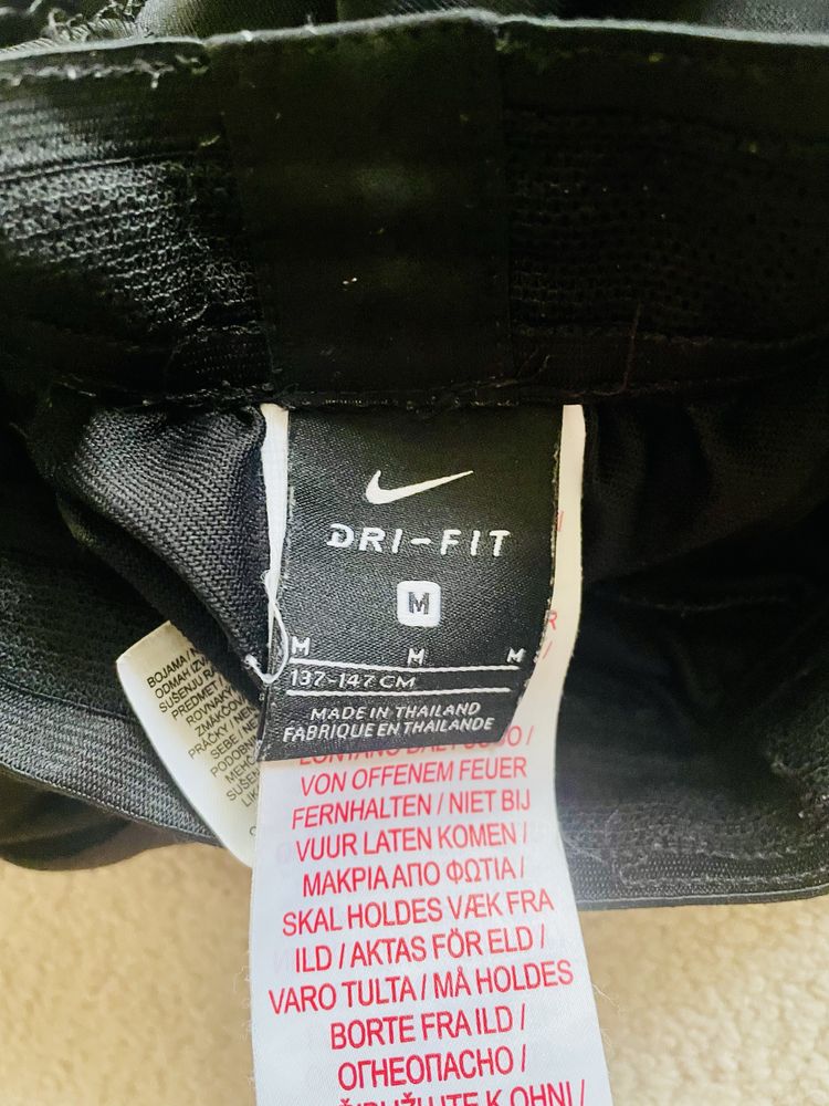 Calcas Nike como novas