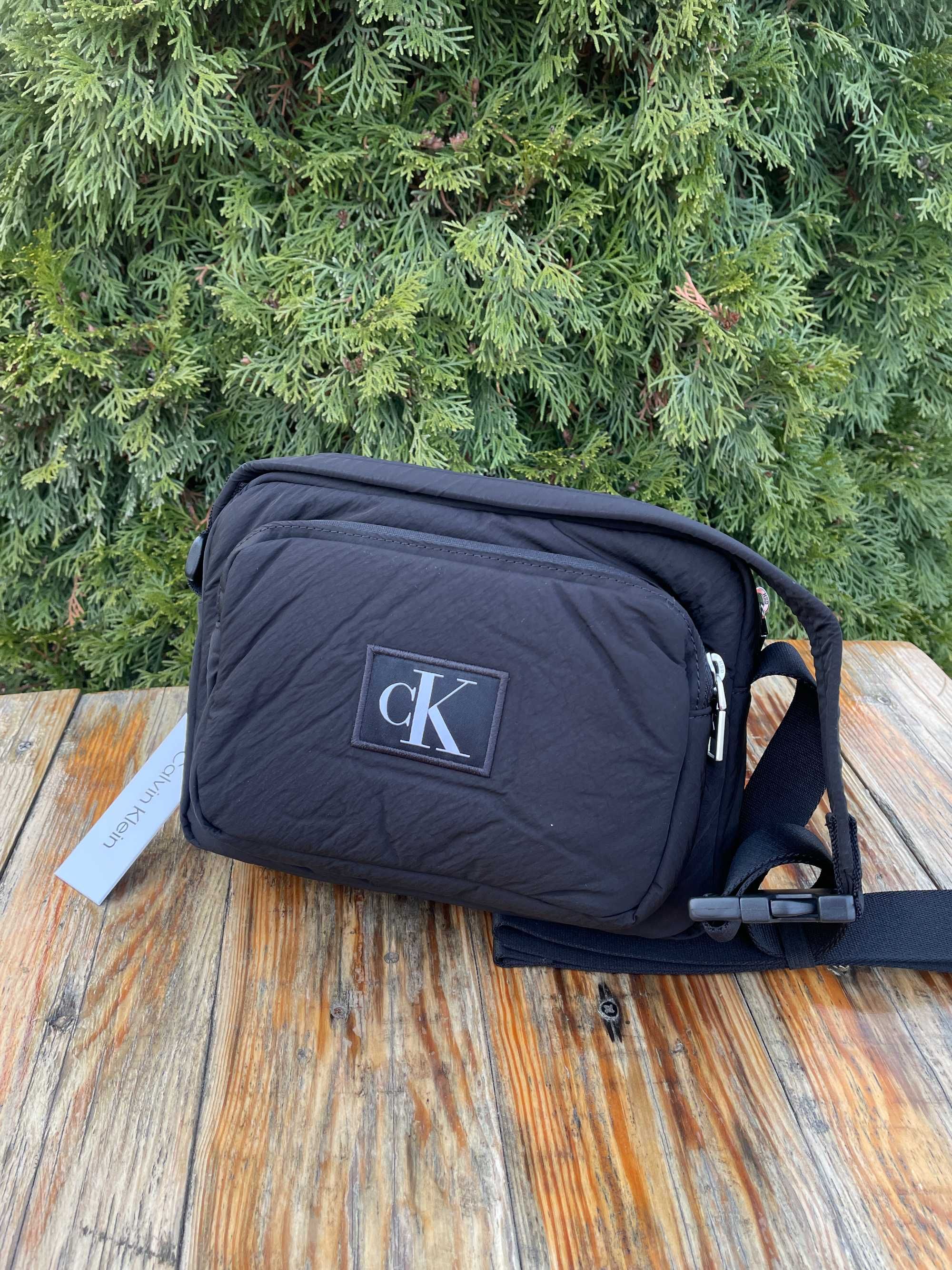 Новая сумка calvin klein (ck black city camera bag) с америки