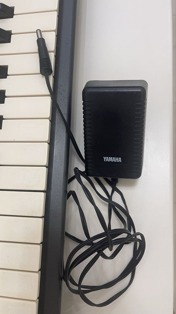 Синтезатор Yamaha PSR 200