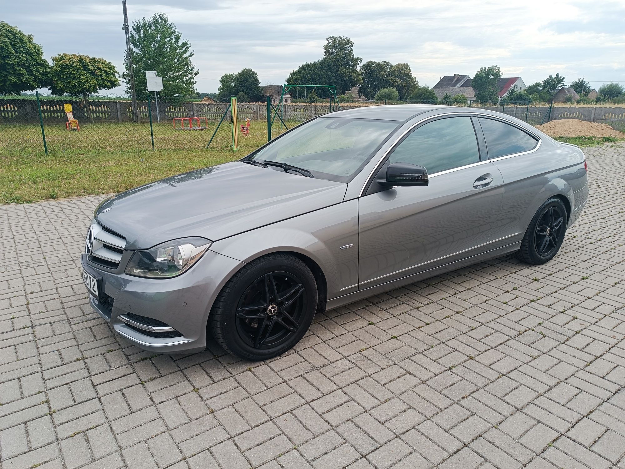 Sprzedam w204 coupe lift z Niemiec stan bardzo dobry.
