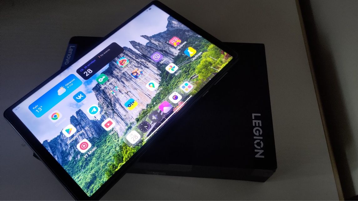 Планшет ігровий Lenovo Legion Y 700 16/512, 144Hz, 2023