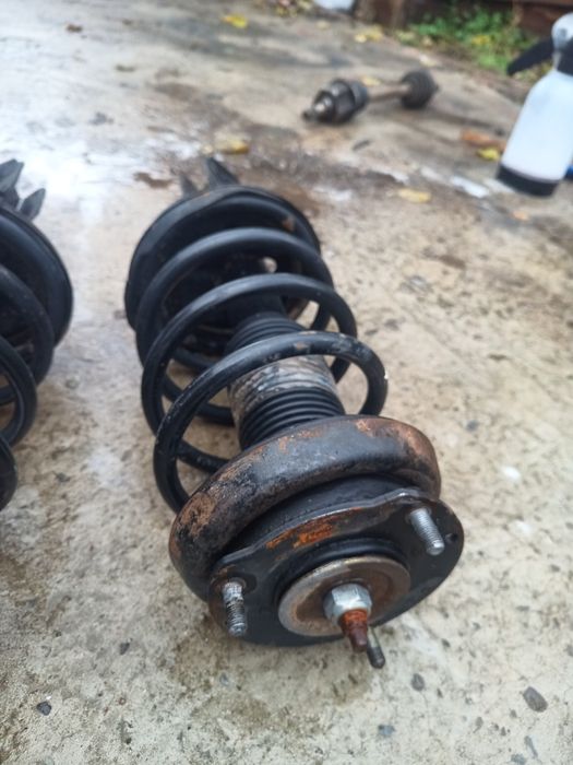 Стійки  передні чері еастар ,chery eastar