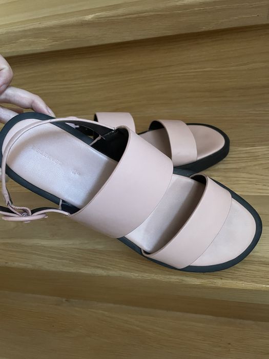 Reserved sandały w stylu ryłko 39