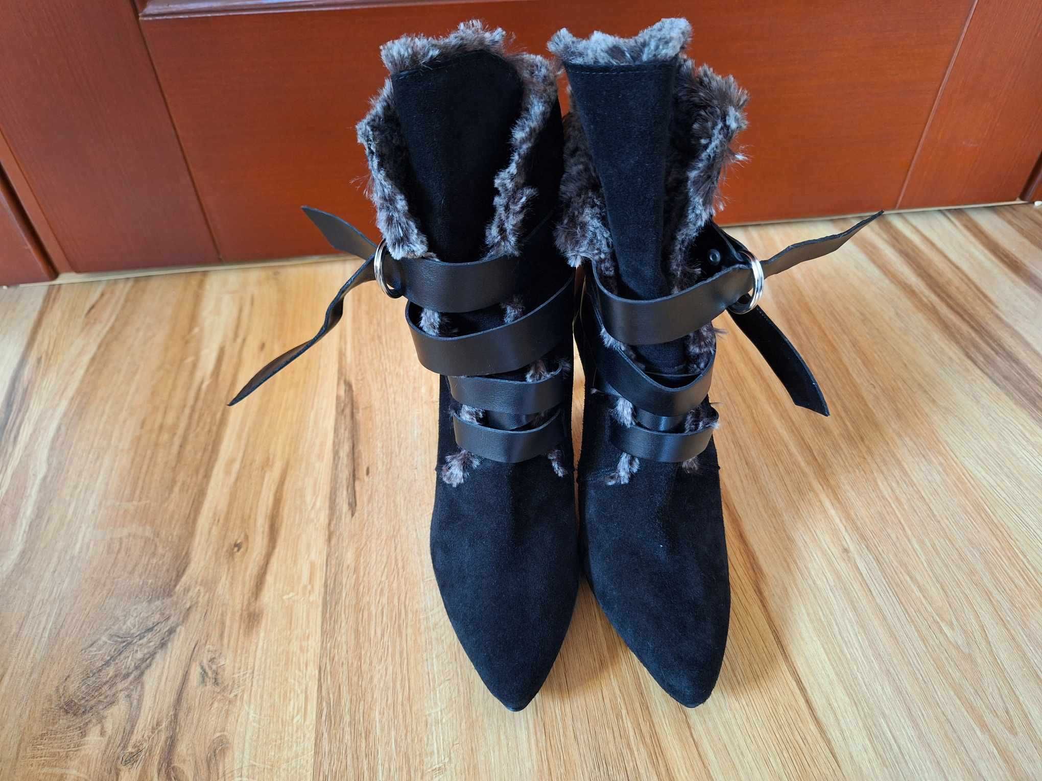 buty botki MNG skóra czarne skórzane Mango ozdobne futerko