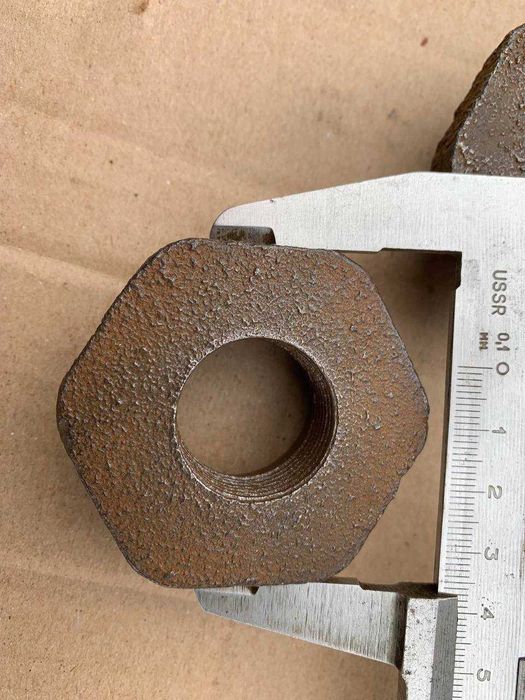 Футорка в чугунную батарею