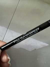 Продаю олівець для очей Chanel waterproof