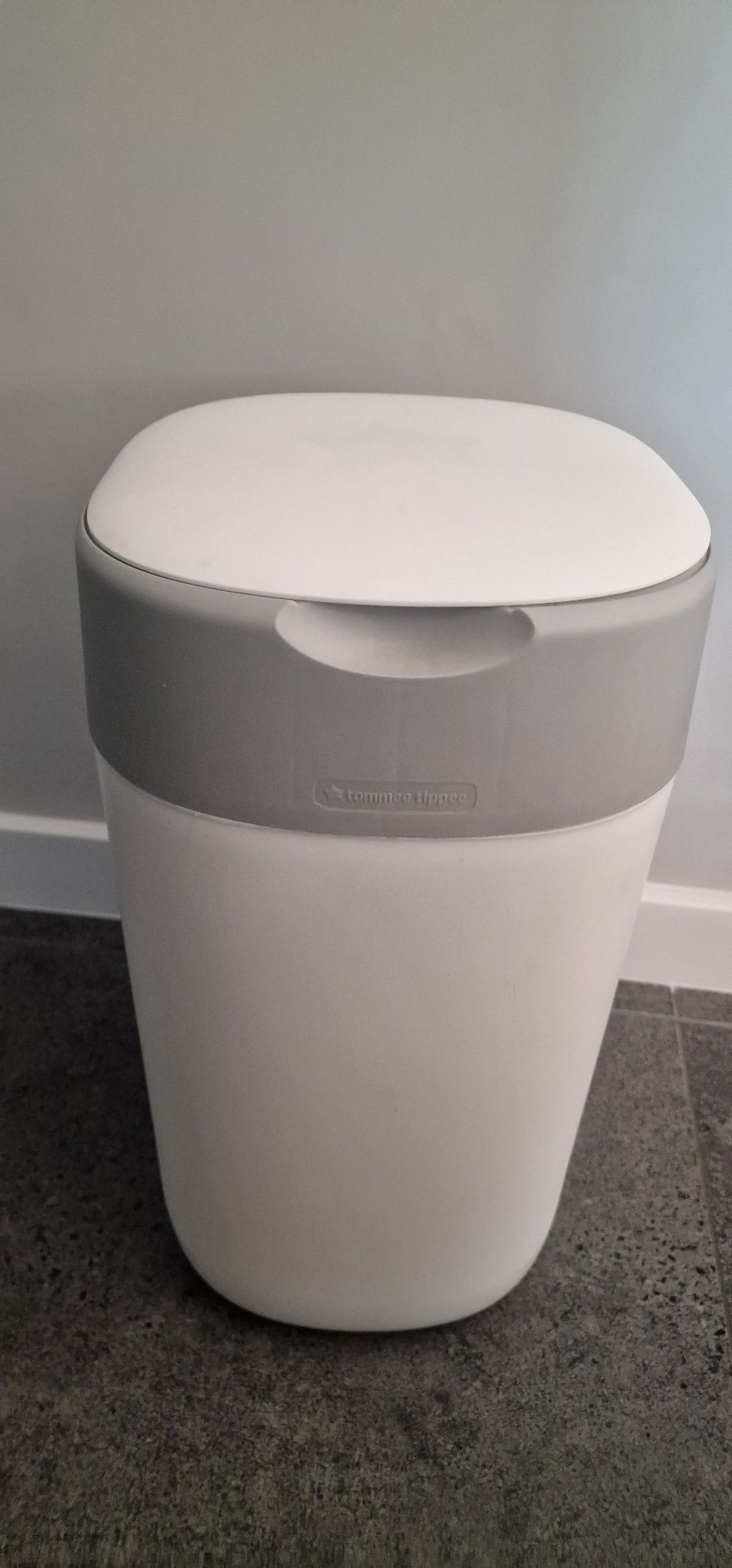 Tommee Tippee Twist Click
pojemnik na pieluchy • Biały