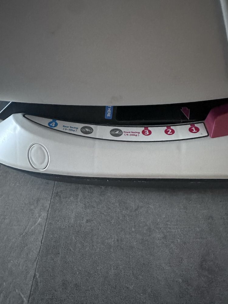 CHICCO seat up fotelik samochodowy 0-25 KG ISOFIX