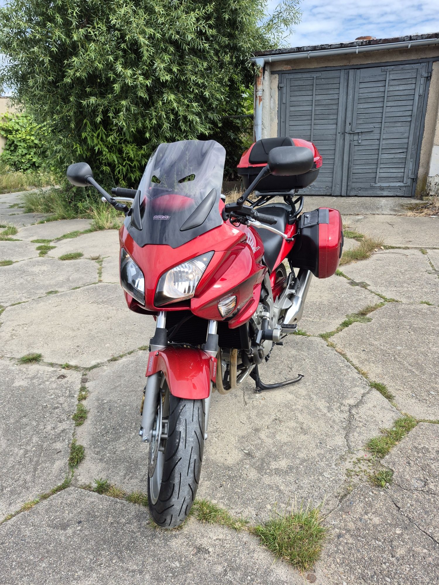 Sprzedam HONDA CBF 1000 PRZEBIEG TYLKO 13.300KM ROK 2009