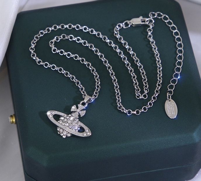 Підвіска Vivienne Westwood