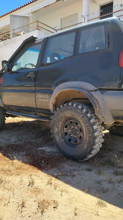 Terrano 2 TDI com avaria(motor a bater)