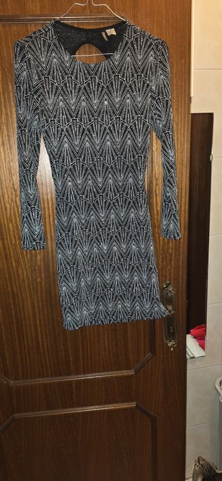 2 vestidos com brilhantes