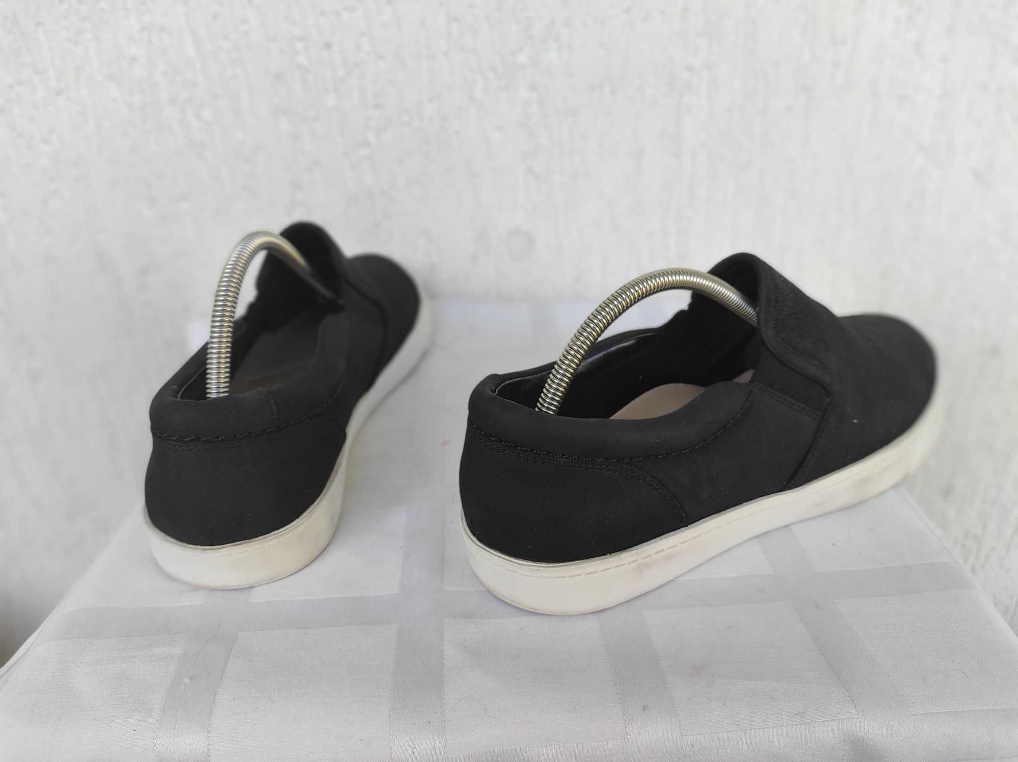 Брендовие,кожанние мокасини Clarks р.38