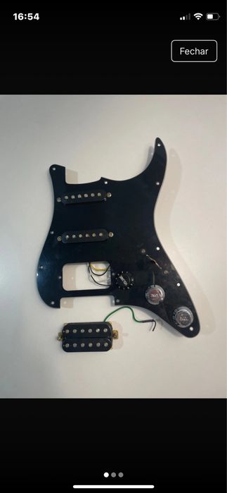 3 Pickups e a pickguard de fender squier