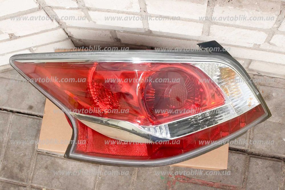 Задний фонарь Altima, Almera, Tiida, Qashqai, X-Trail/Rogue, Sentra