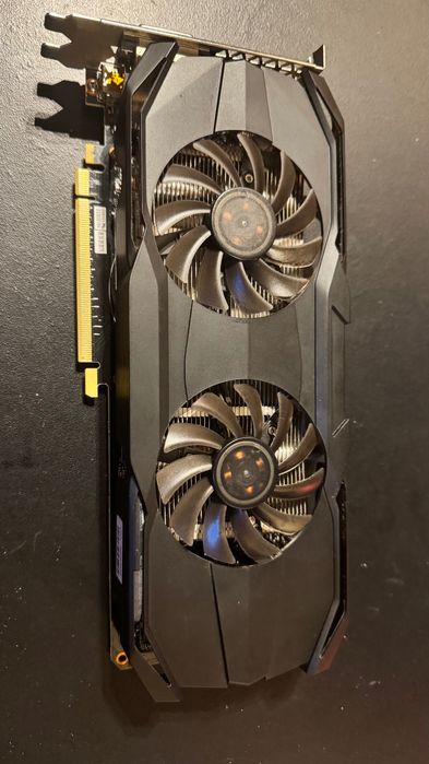 Placa Gráfica GTX 1080 — Excelente desempenho para jogos e edição