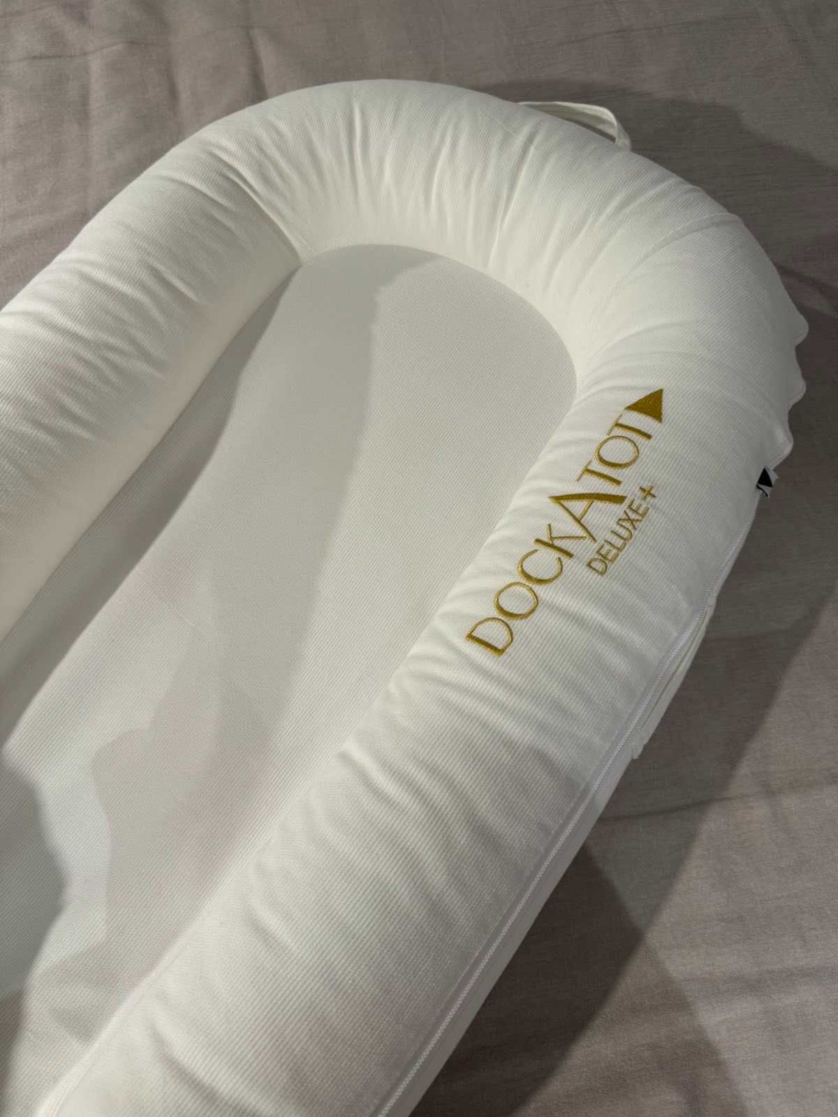Кокон для новонародженого Deluxe+ DockATot