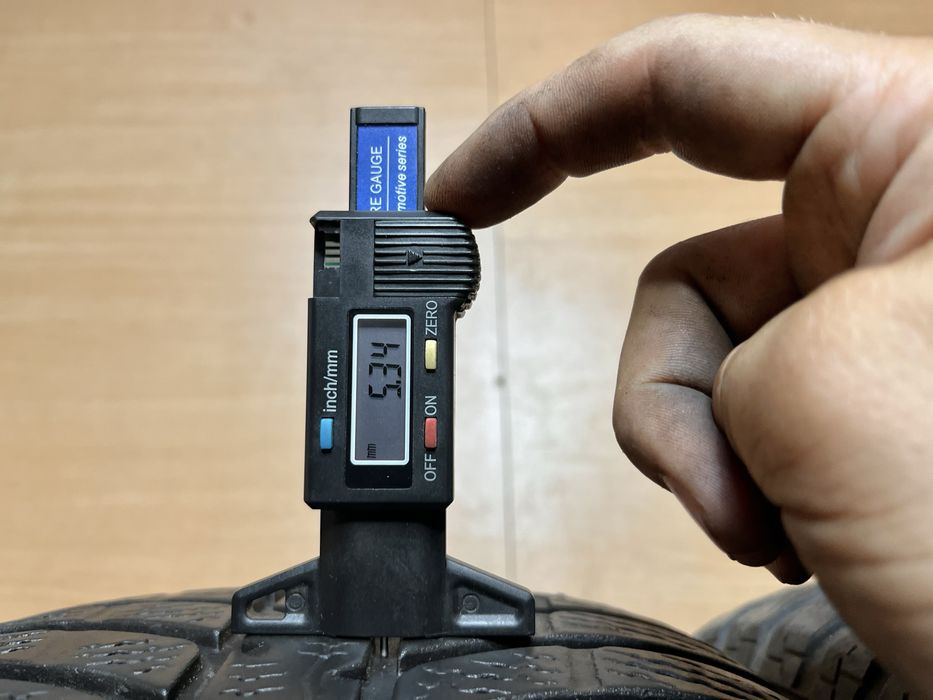 225/60 R 16 Kumho I’Zen KW23 Зима пара шини