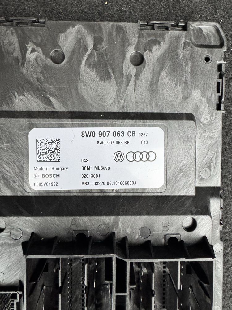 Блок комфорту bcm audi a4b9 8WO 907 063 CB