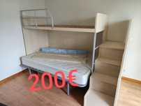 Beliche com escadas e prateleiras