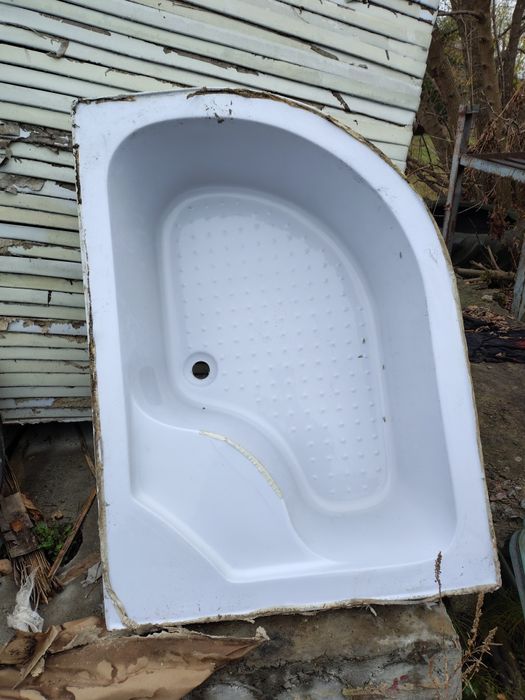 Душові піддони нові