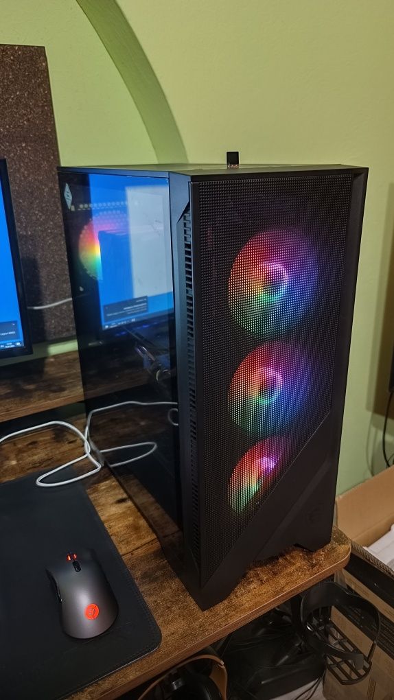 Komputer stacjonarny Ryzen 5 5600X / RX 6700 XT / 32 GB RAM / SSD 512