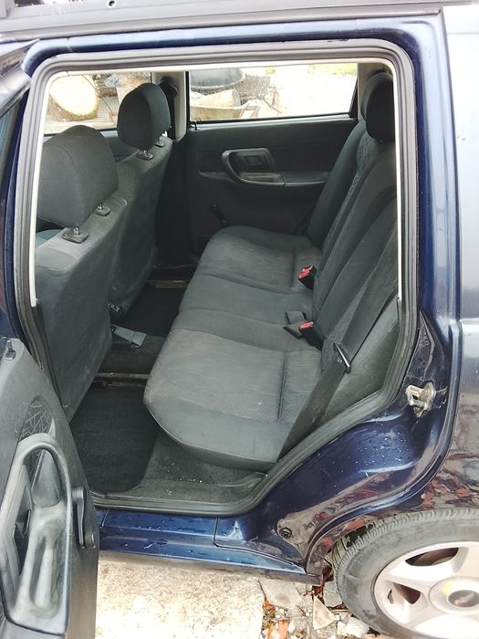 Uma carrinha em bom estado marca polo