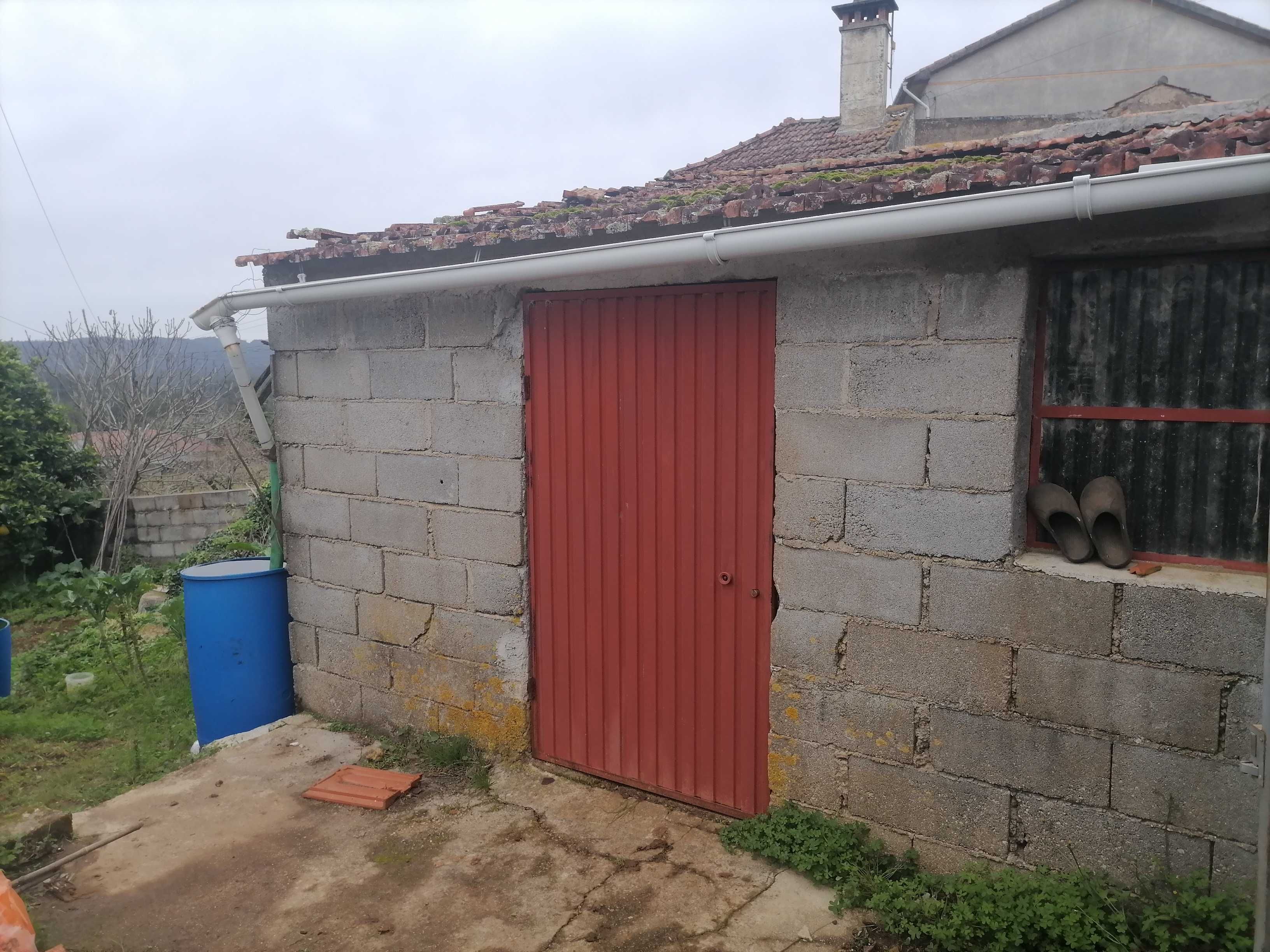 Terreno com casa para reconstruir