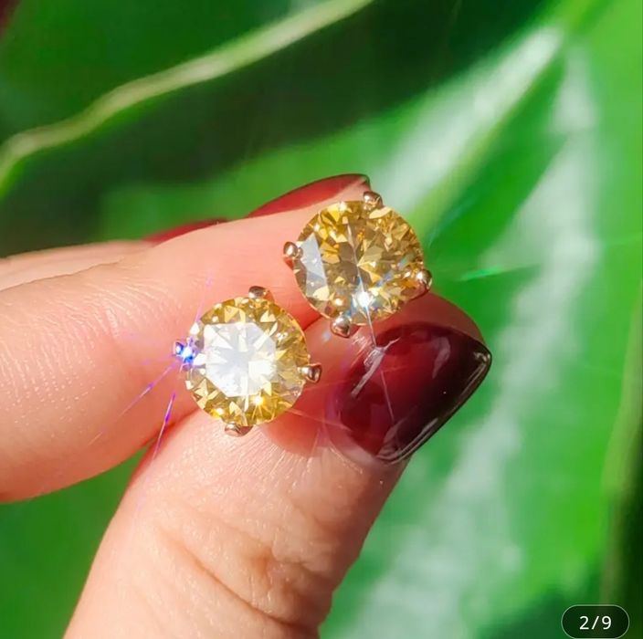 Сережки срібні, позолота 18 корат з жовтим муассанітом