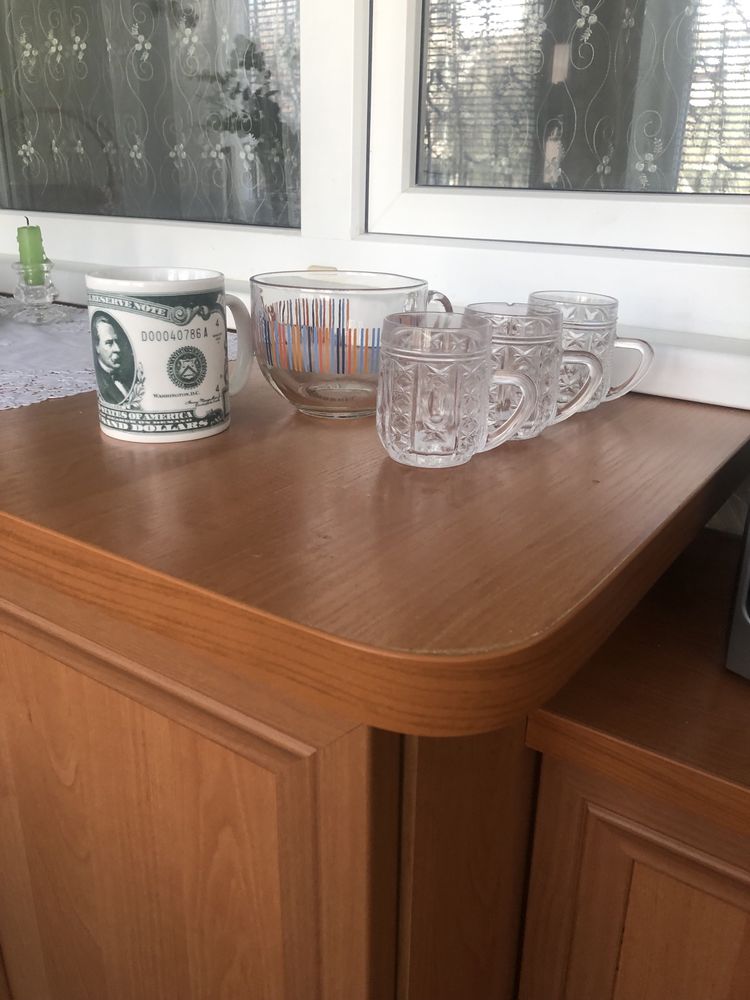 Чашка и бокалы