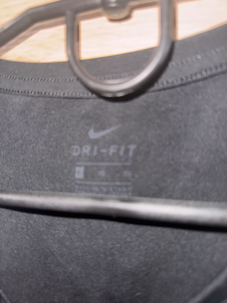Жіночий кроп-топу Nike Pro Sport District Mesh Crop Top